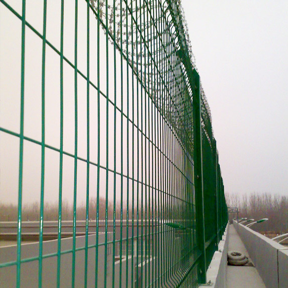 監(jiān)獄巡邏道防攀爬隔離網(wǎng)圖片1 監(jiān)獄巡邏道防攀爬隔離網(wǎng)圖片1