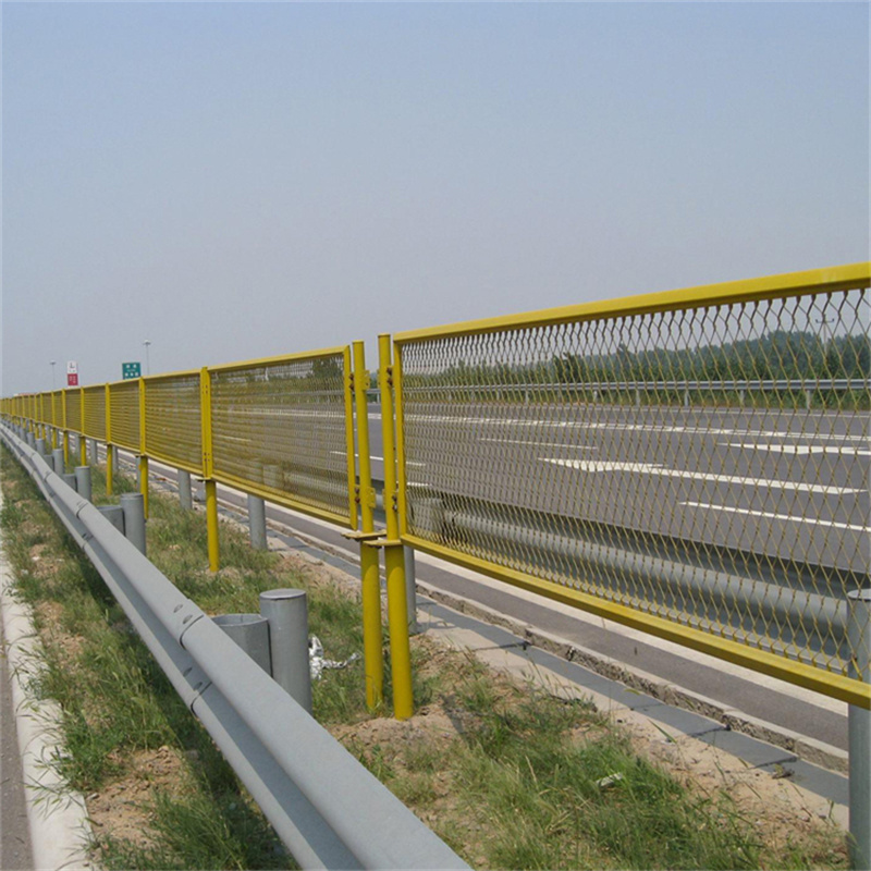 高速公路護(hù)欄網(wǎng)圖片1 高速公路護(hù)欄網(wǎng)圖片1
