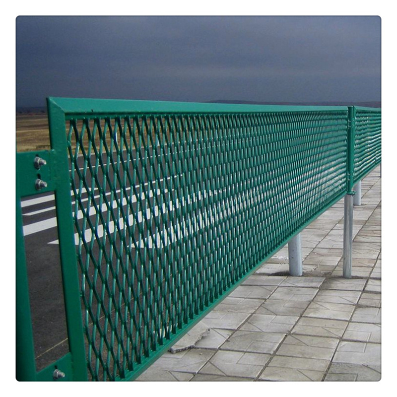 鋼板網(wǎng)護欄圖片2 鋼板網(wǎng)護欄圖片2