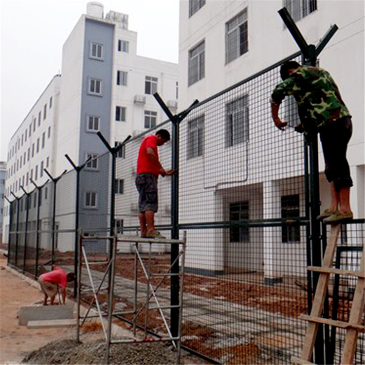 監(jiān)獄隔離護欄圖片1 監(jiān)獄隔離護欄圖片1