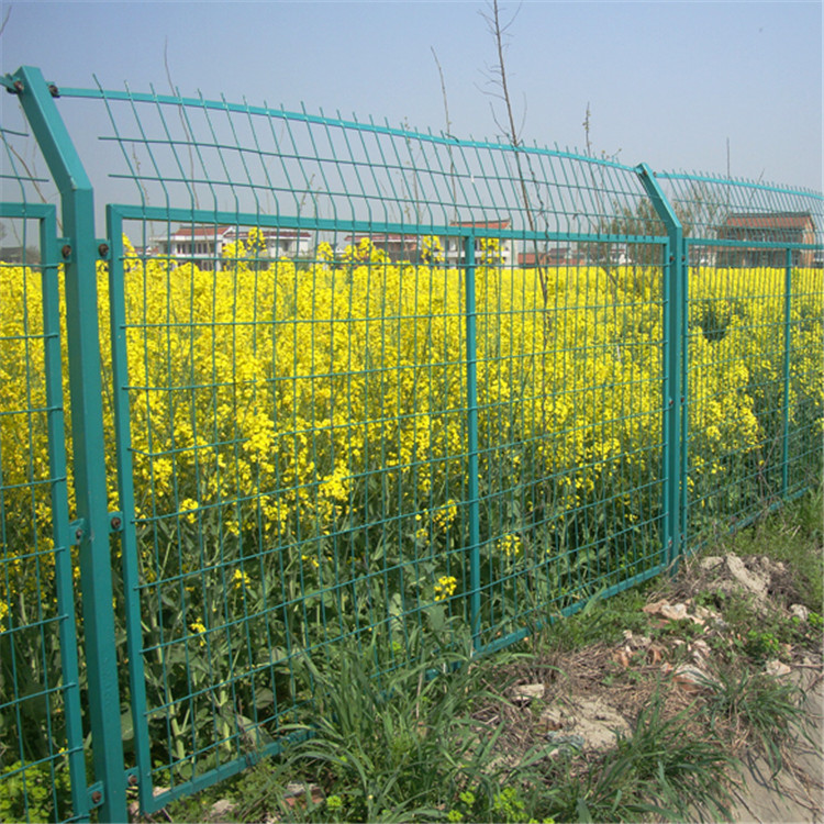 工業(yè)園區(qū)護(hù)欄網(wǎng)圖片3 工業(yè)園區(qū)護(hù)欄網(wǎng)圖片3