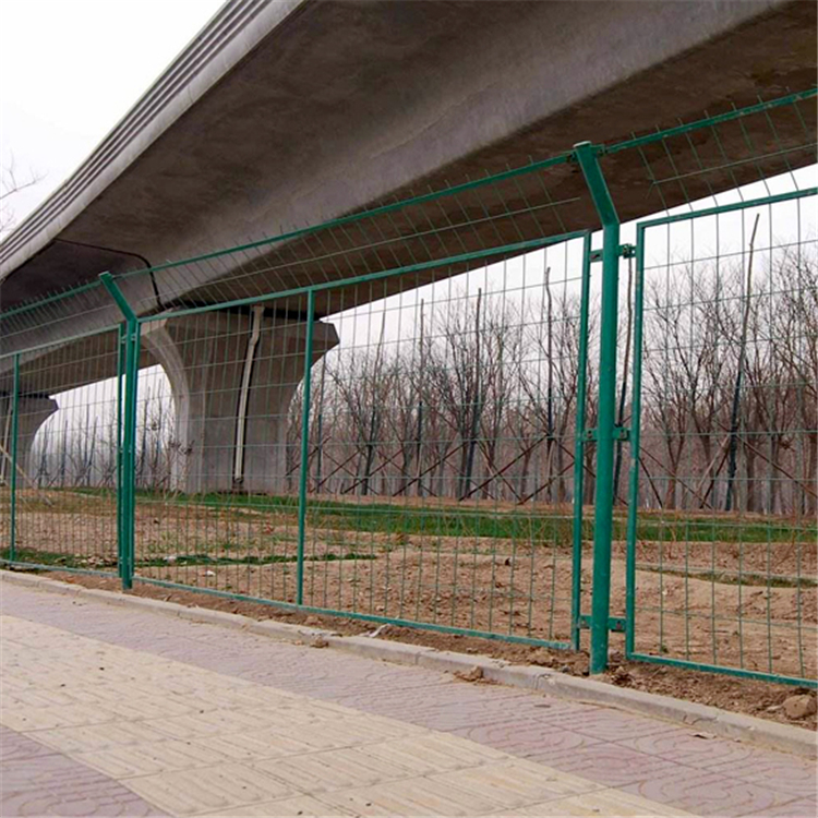 公路防護(hù)網(wǎng)圖片2 公路防護(hù)網(wǎng)圖片2