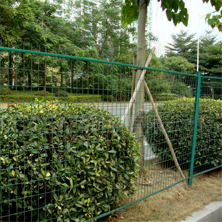 公路防護(hù)網(wǎng)圖片4 公路防護(hù)網(wǎng)圖片4