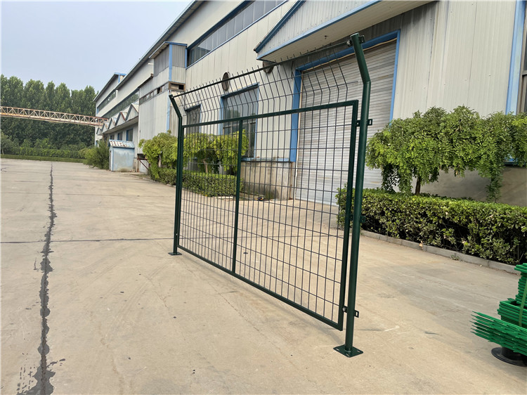 高速公路護(hù)欄網(wǎng)圖片3 高速公路護(hù)欄網(wǎng)圖片3