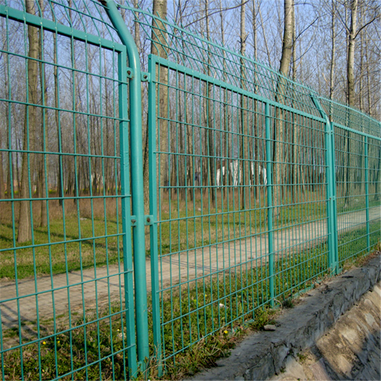 農(nóng)場養(yǎng)殖護欄網(wǎng)圖片1 農(nóng)場養(yǎng)殖護欄網(wǎng)圖片1