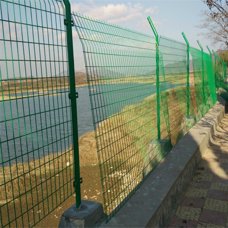 魚塘防護(hù)網(wǎng)圖片4 魚塘防護(hù)網(wǎng)圖片4