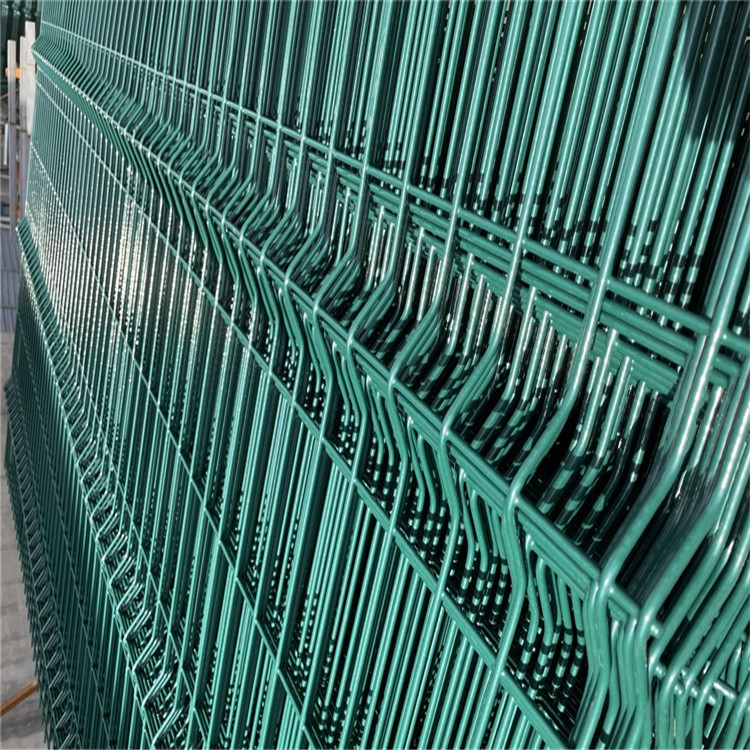 農(nóng)場雙邊絲護(hù)欄圖片2 農(nóng)場雙邊絲護(hù)欄圖片2