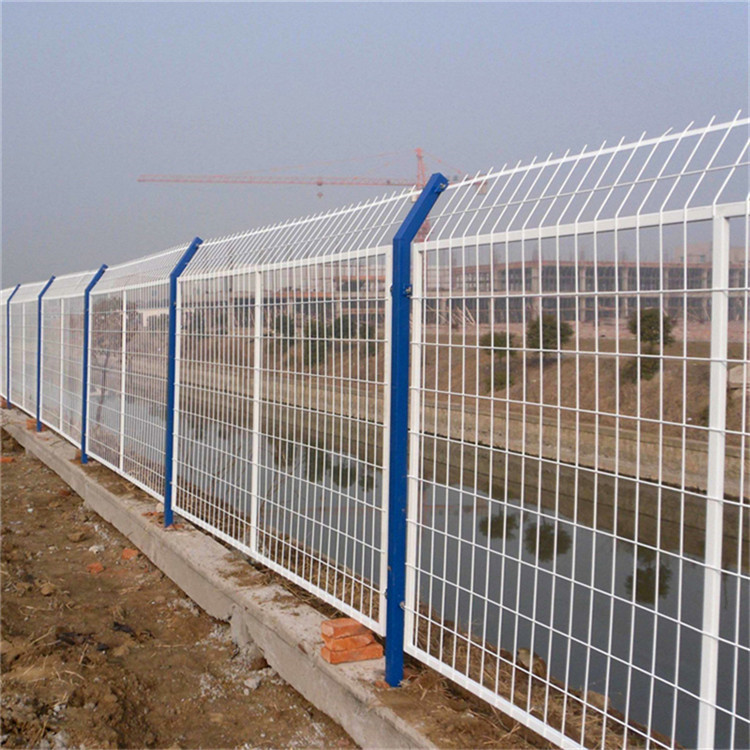 水庫防攀爬護(hù)欄圖片4 水庫防攀爬護(hù)欄圖片4