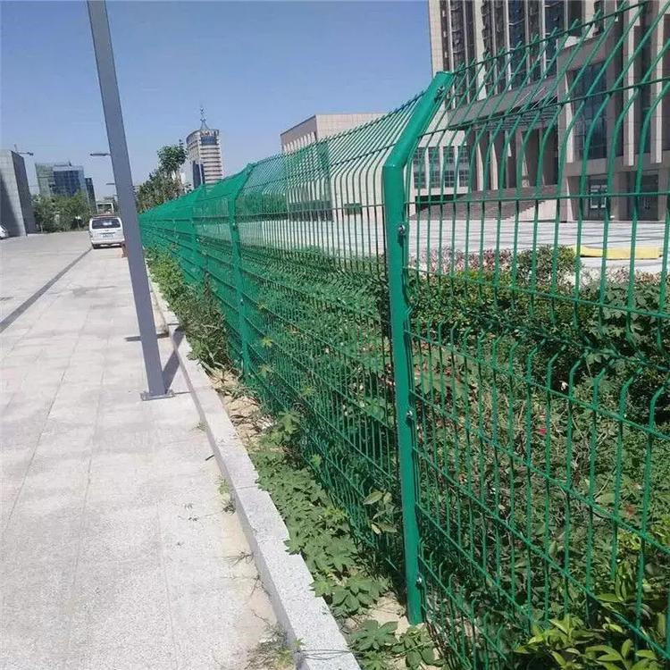 公路防攀爬護(hù)欄網(wǎng)圖片1  公路防攀爬護(hù)欄網(wǎng)圖片1