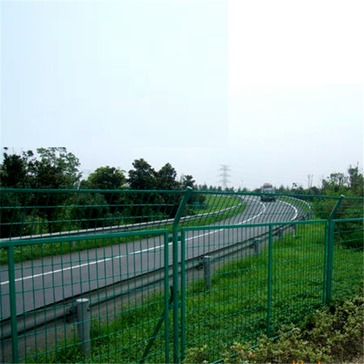 公路防攀爬護(hù)欄網(wǎng)圖片2  公路防攀爬護(hù)欄網(wǎng)圖片2
