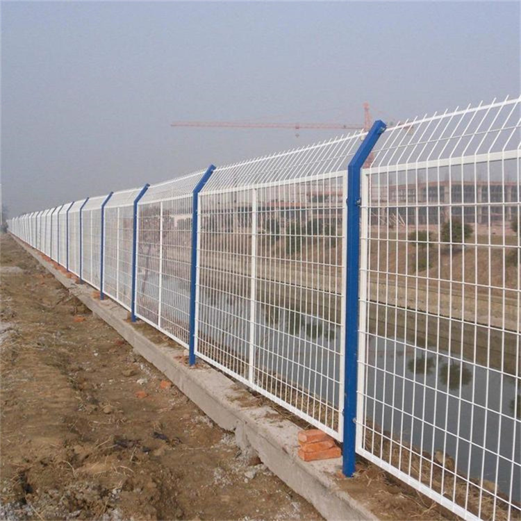 公路框架護欄網(wǎng)廠圖片3 公路框架護欄網(wǎng)廠圖片3