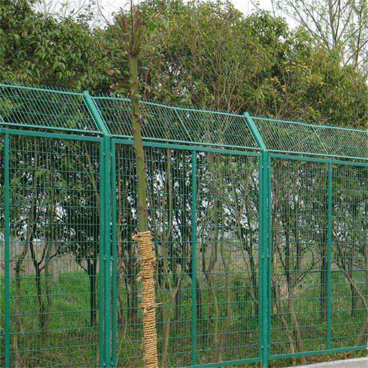 公路框架護欄網(wǎng)廠圖片4 公路框架護欄網(wǎng)廠圖片4