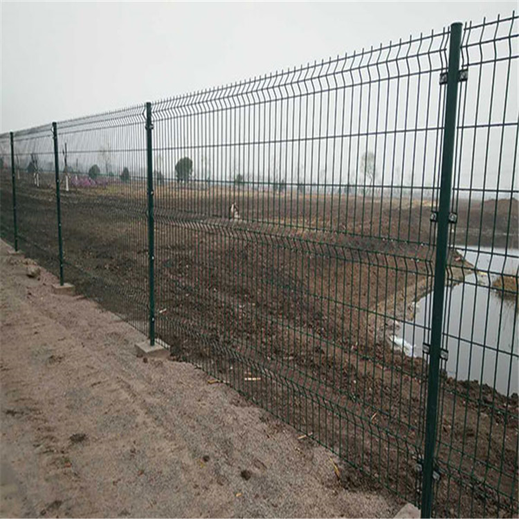 圍地金屬網(wǎng)護(hù)欄圖片3 圍地金屬網(wǎng)護(hù)欄圖片3