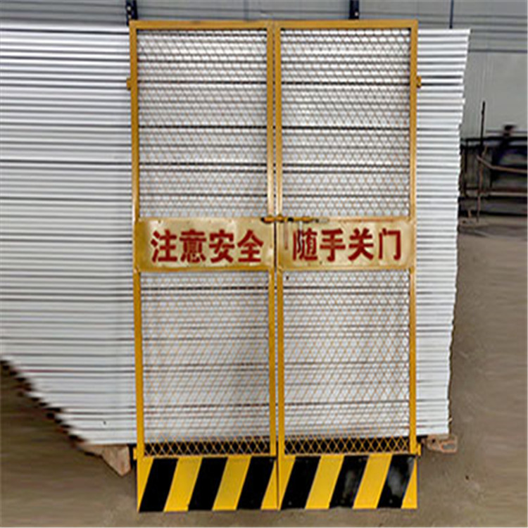 施工電梯門圖片2 施工電梯門圖片2