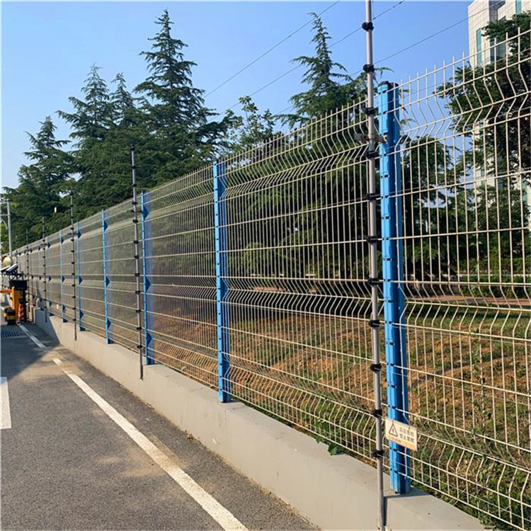 公園健身場所安全防護網(wǎng)圖片4 公園健身場所安全防護網(wǎng)圖片4