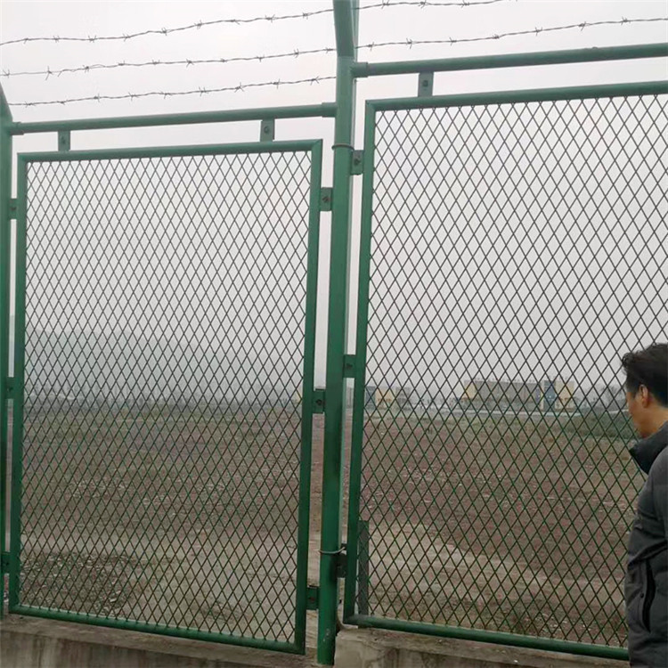 國際陸港圍網(wǎng)圖片3 國際陸港圍網(wǎng)圖片3