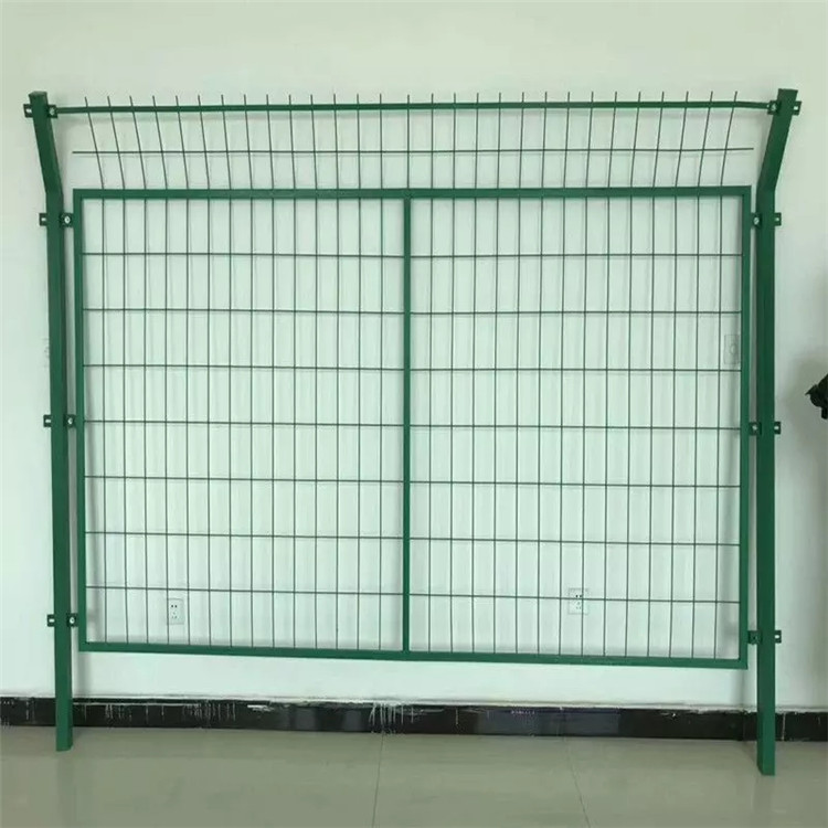 光伏區(qū)場(chǎng)地護(hù)欄網(wǎng)圖片2 光伏區(qū)場(chǎng)地護(hù)欄網(wǎng)圖片2