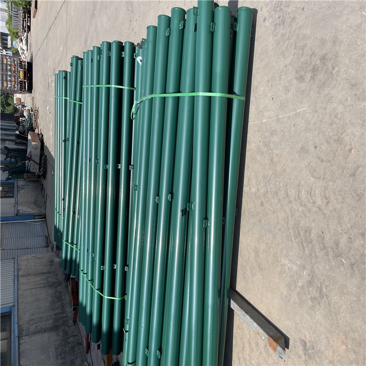 機(jī)場(chǎng)金屬隔離鋼網(wǎng)墻圖片2 機(jī)場(chǎng)金屬隔離鋼網(wǎng)墻圖片2