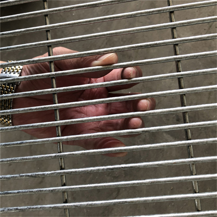 監(jiān)獄鋼網墻圖片2 監(jiān)獄鋼網墻圖片2