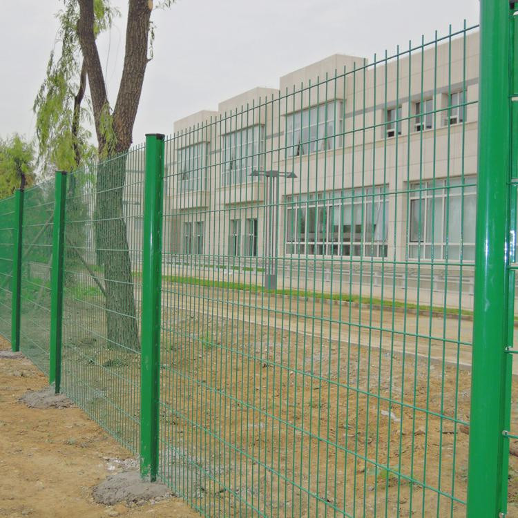 小區(qū)桃型柱護欄網(wǎng)圖片3 小區(qū)桃型柱護欄網(wǎng)圖片3