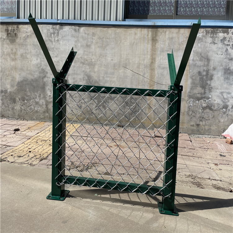 防攀爬機(jī)場(chǎng)防護(hù)網(wǎng)圖片4 防攀爬機(jī)場(chǎng)防護(hù)網(wǎng)圖片4