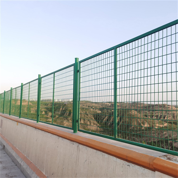 高速公路防拋網(wǎng)圖片2 高速公路防拋網(wǎng)圖片2